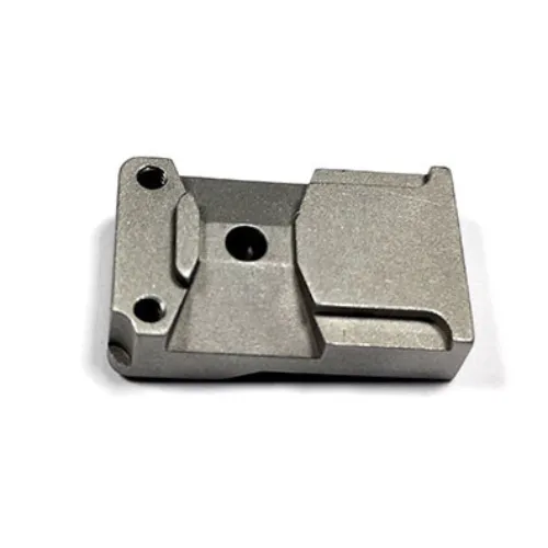 Metal component with precise machining details