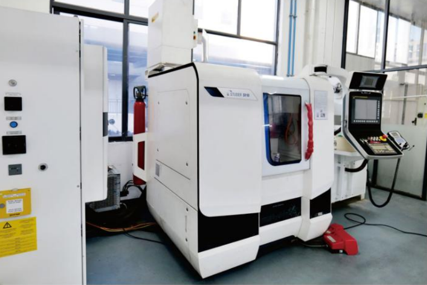 %CNC Machining%