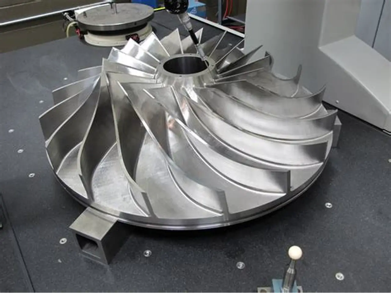 Aerospace CNC machining services using 5-axis milling with a rigid fixture strategy